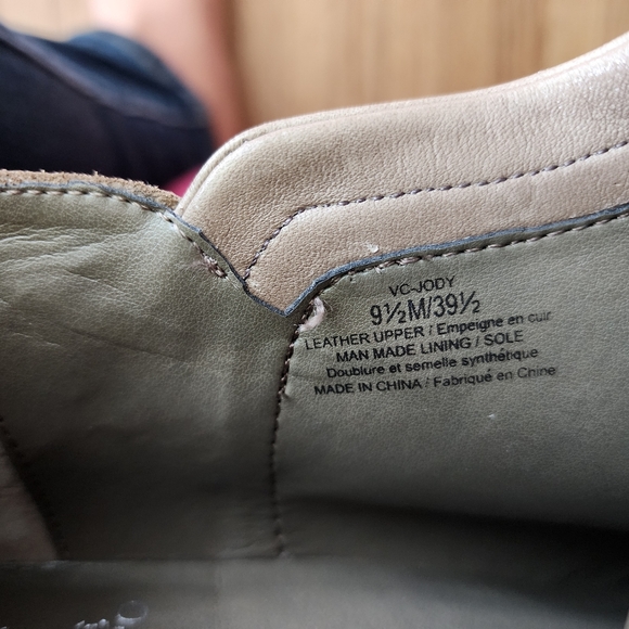 Vince Camuto Size 9 1/2 Jody Ankle Boot - Picture 9 of 9